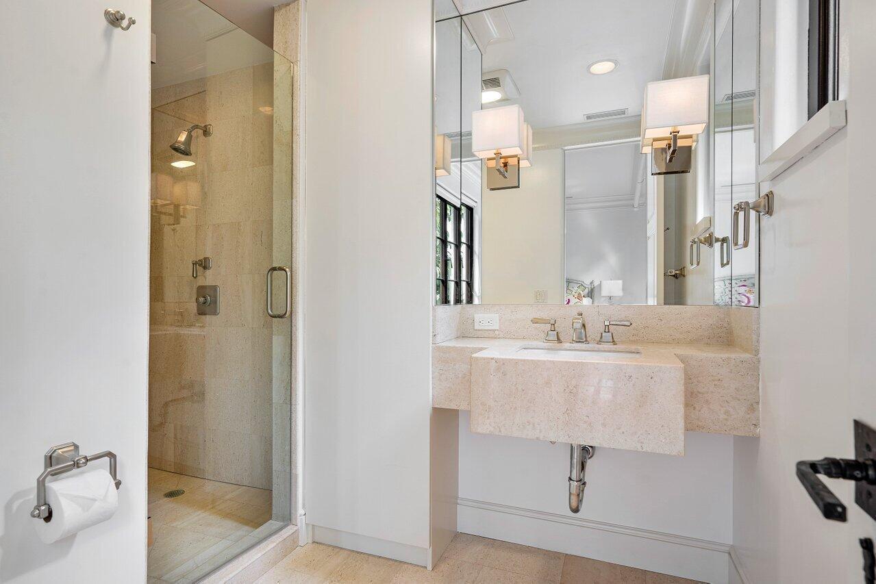 LAGOMAR PARK 2 - Residential Lease