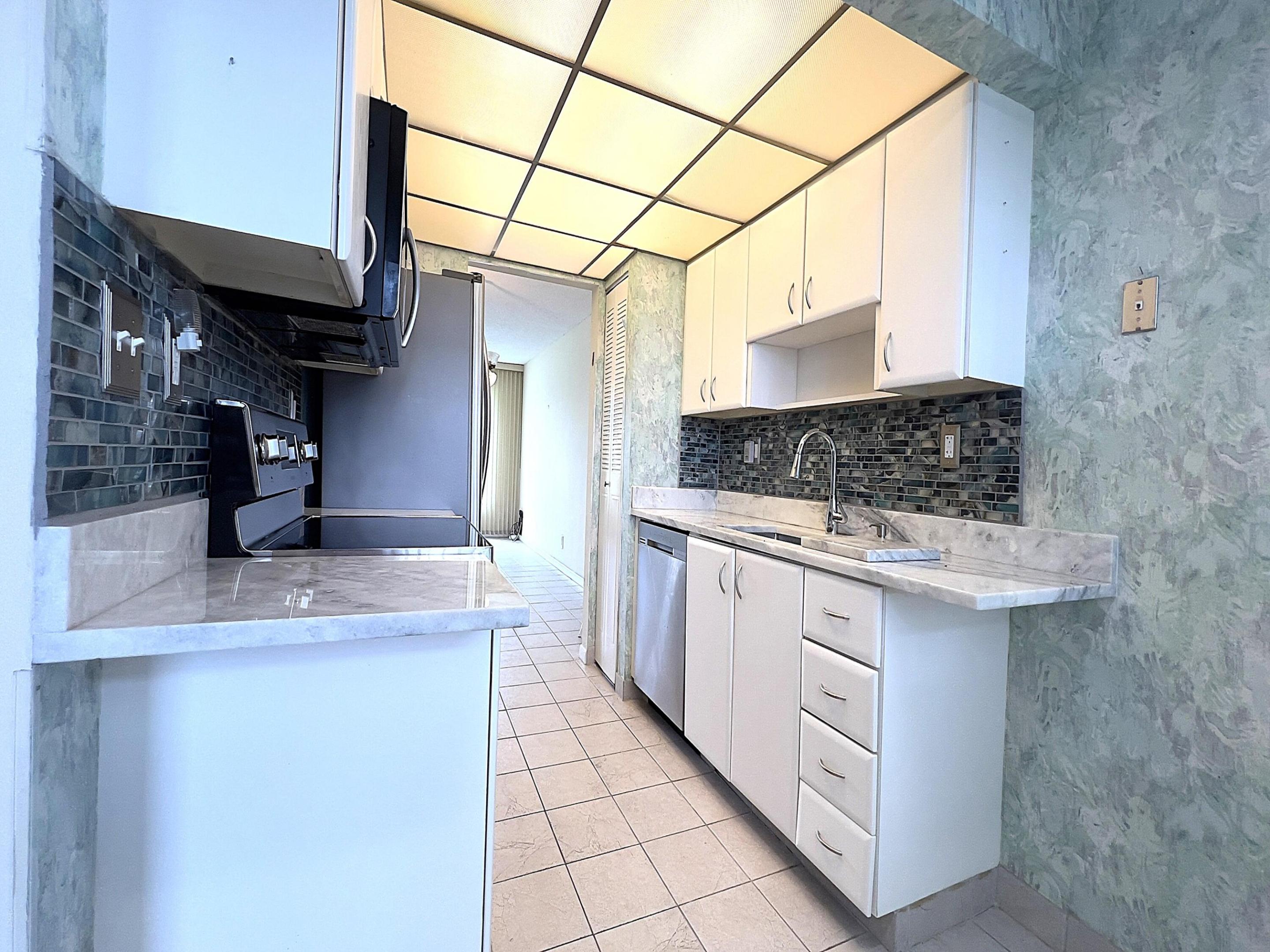 FAIRWAYS OF TAMARAC CONDOMINIUM - Residential