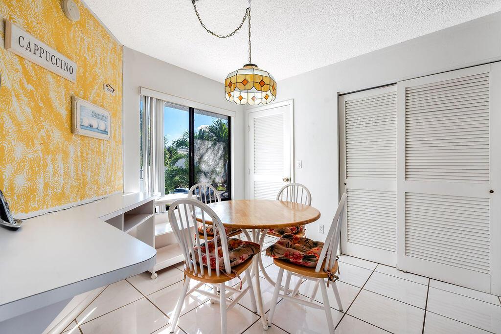 7689 Glendevon Lane 1805