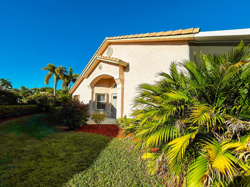 10638 Lake Shore Drive