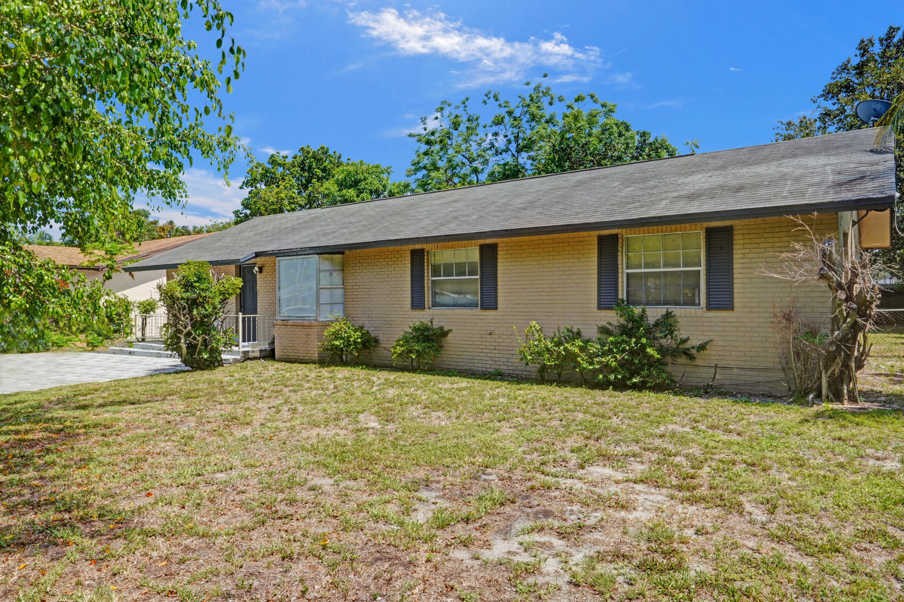 FLORAL PARK LANTANA - Residential