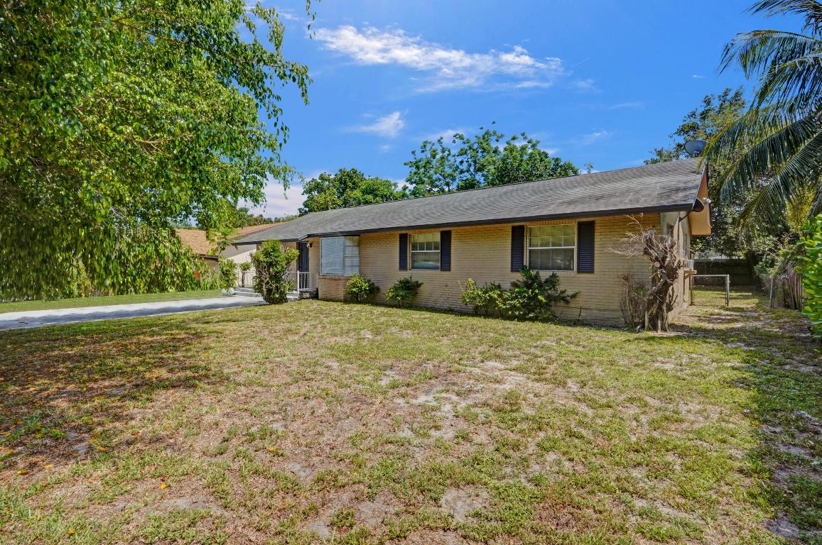 FLORAL PARK LANTANA - Residential