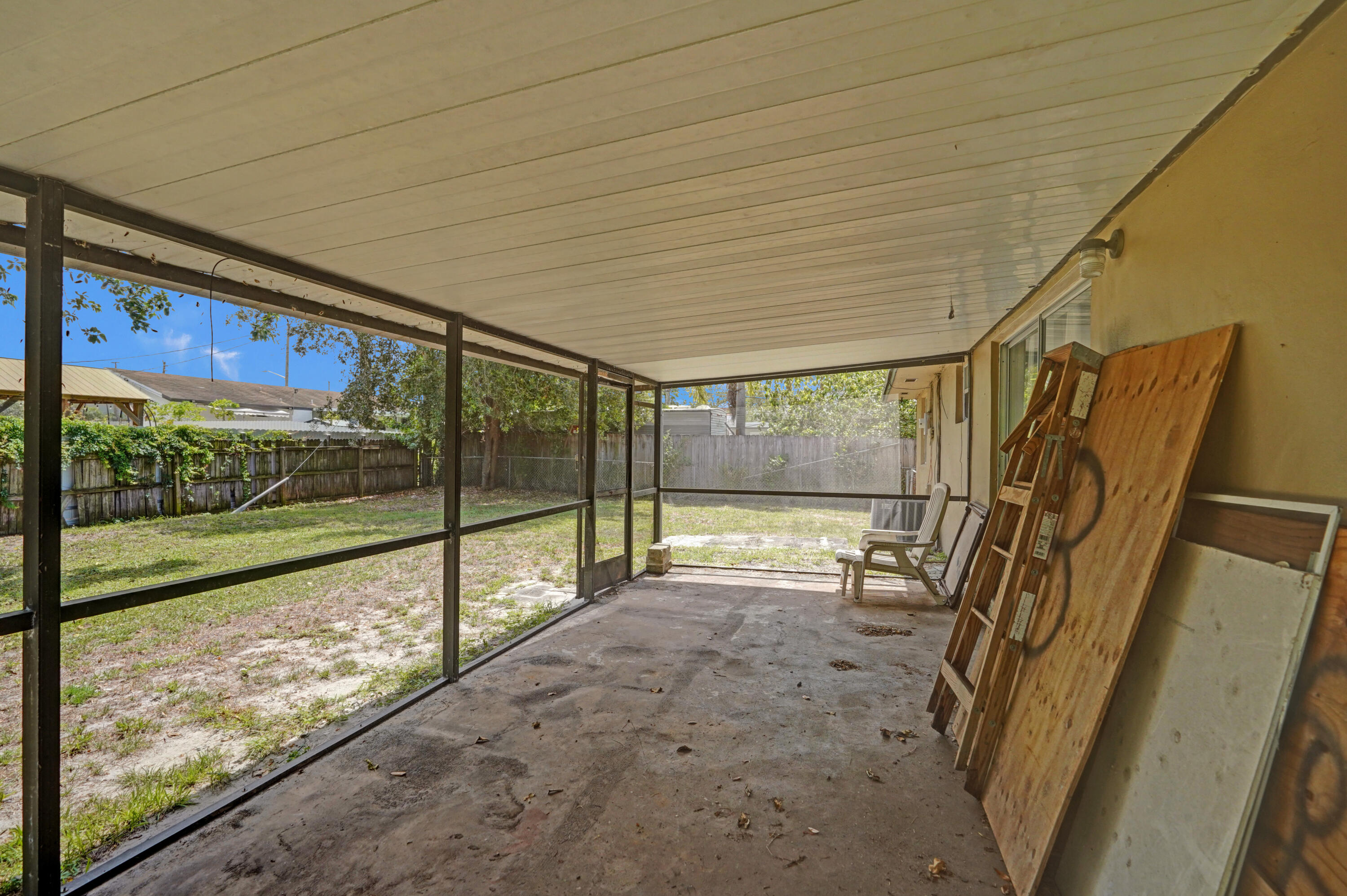 FLORAL PARK LANTANA - Residential