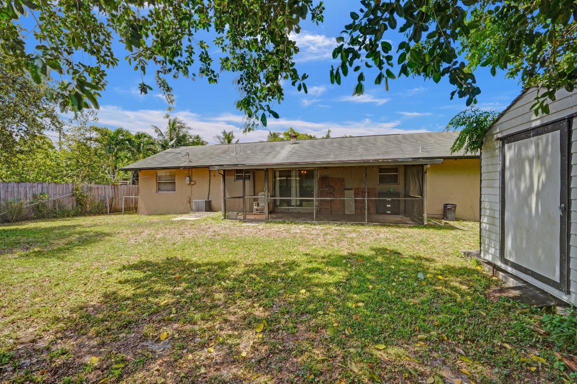 FLORAL PARK LANTANA - Residential