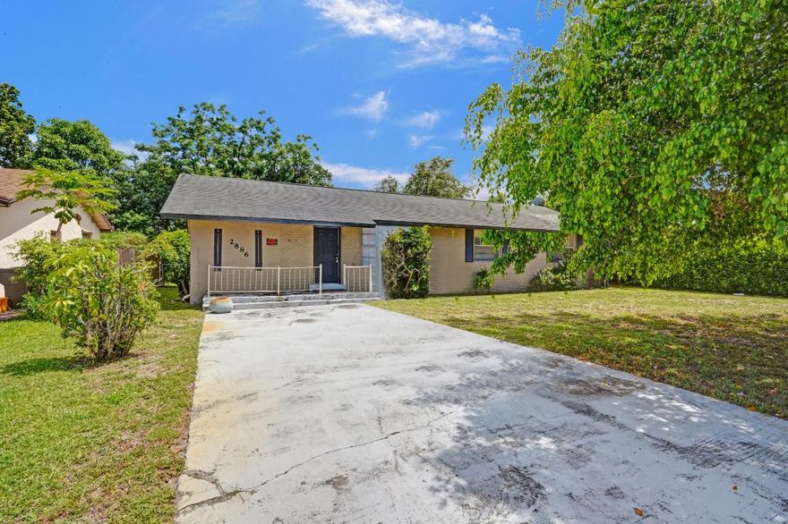 ''Handyman's Special''  GREAT OPPORTUNITY for either an investor or a very skilled homeowner able to transform this home into the gem it is meant to be !!  This home also has a big backyard (.20 acre) with so much potential.  Great location, near all major shops, dining, entertainment, and schools..