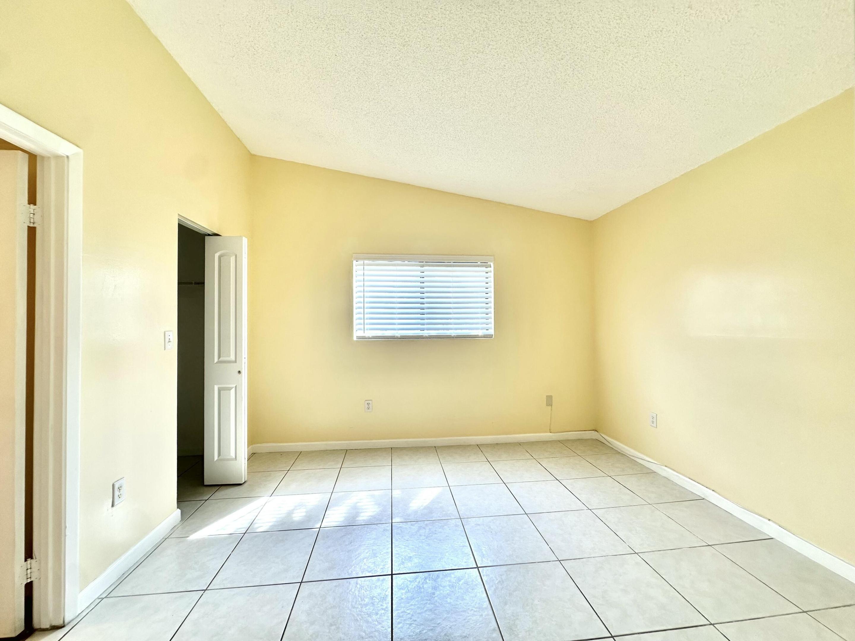 PALMS OF PEMBROKE CONDO - Residential Lease