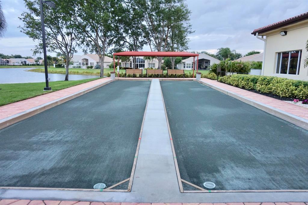 VALENCIA FALLS - Residential