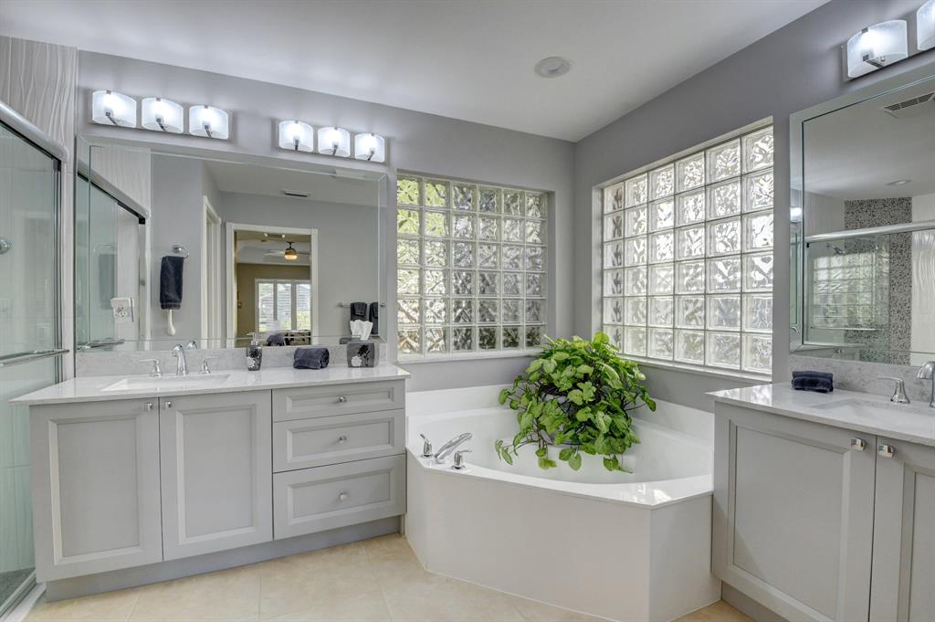 VALENCIA FALLS - Residential