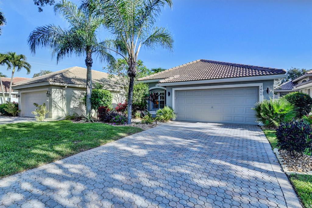 VALENCIA FALLS - Residential