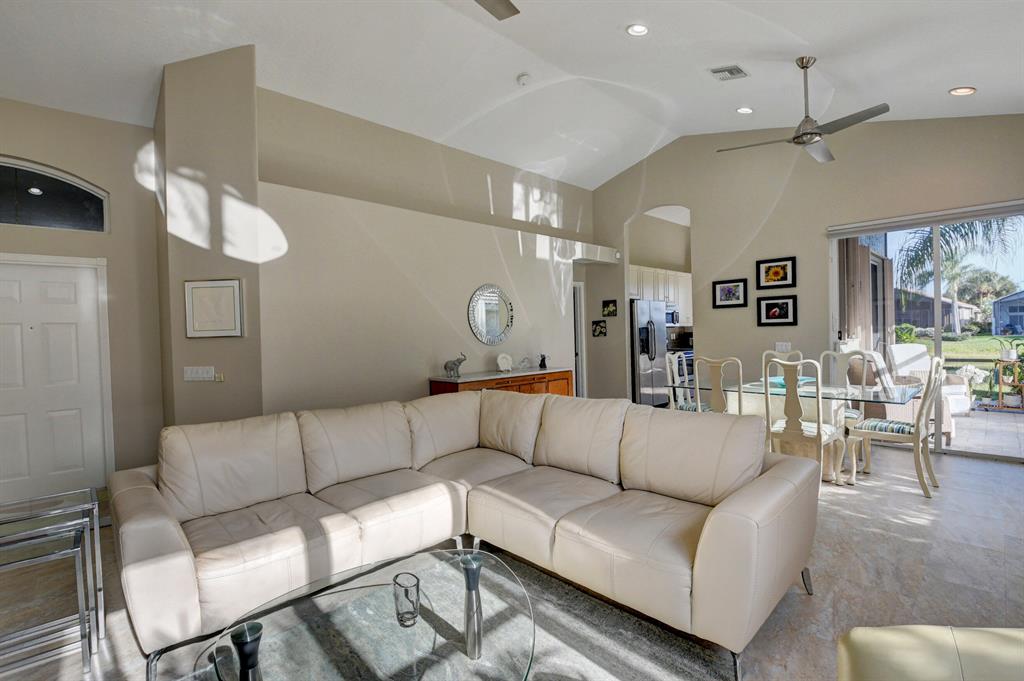 VALENCIA FALLS - Residential