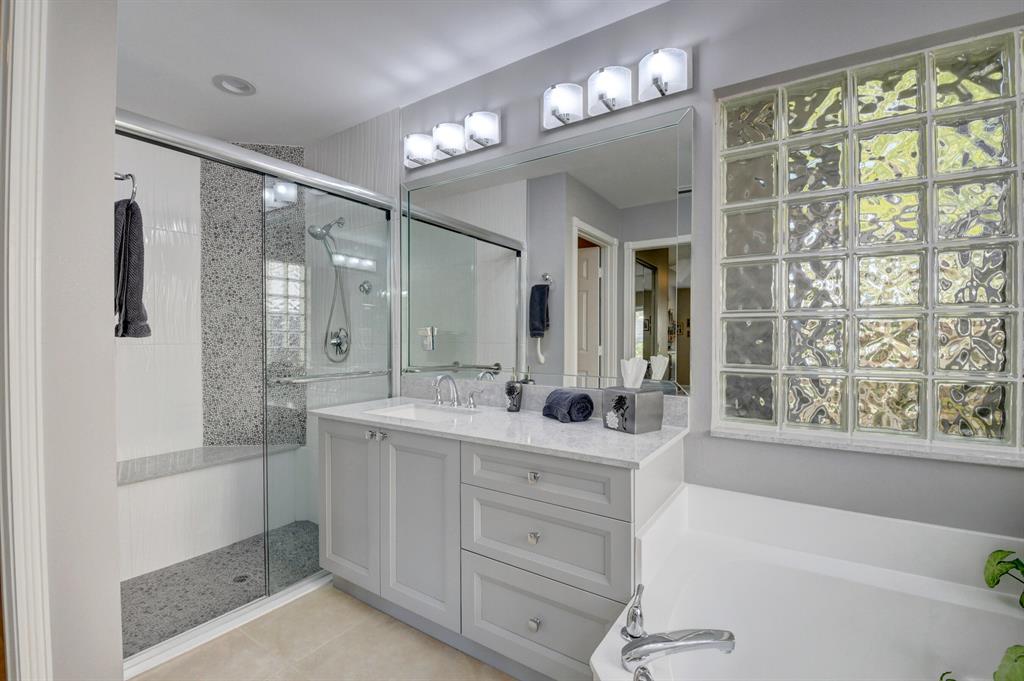 VALENCIA FALLS - Residential