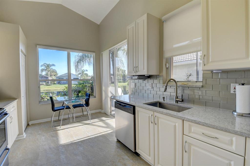 VALENCIA FALLS - Residential