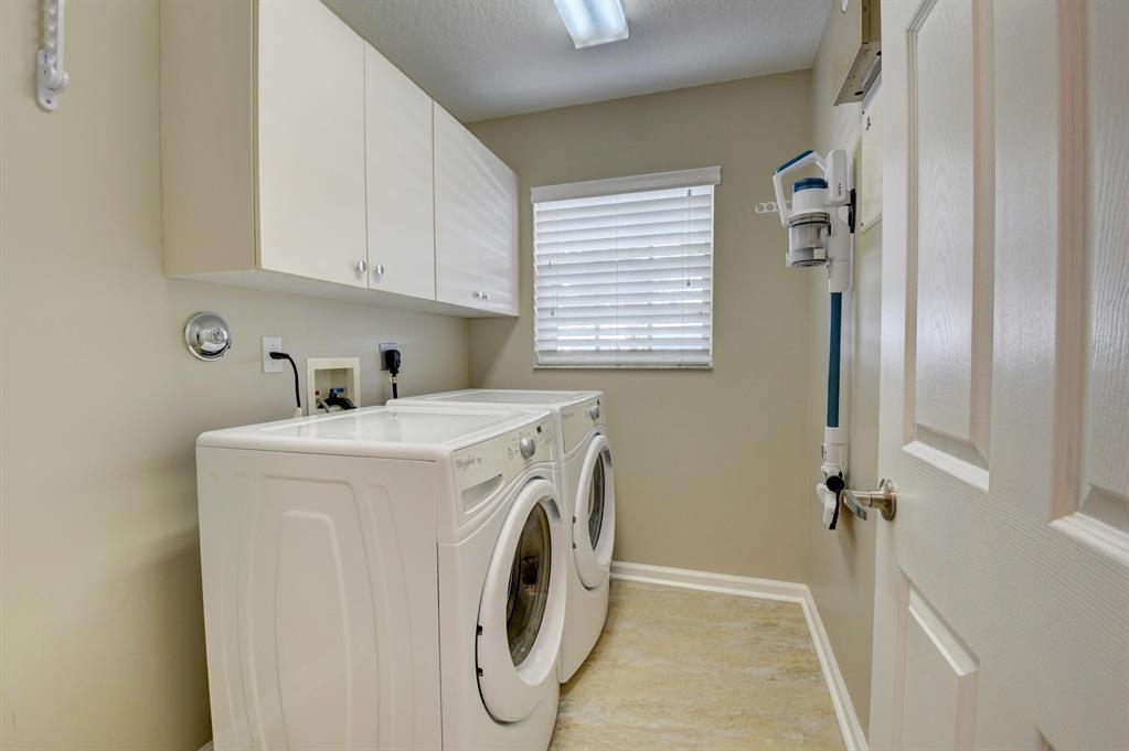 VALENCIA FALLS - Residential