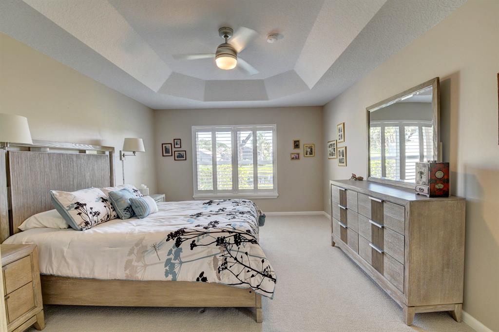 VALENCIA FALLS - Residential