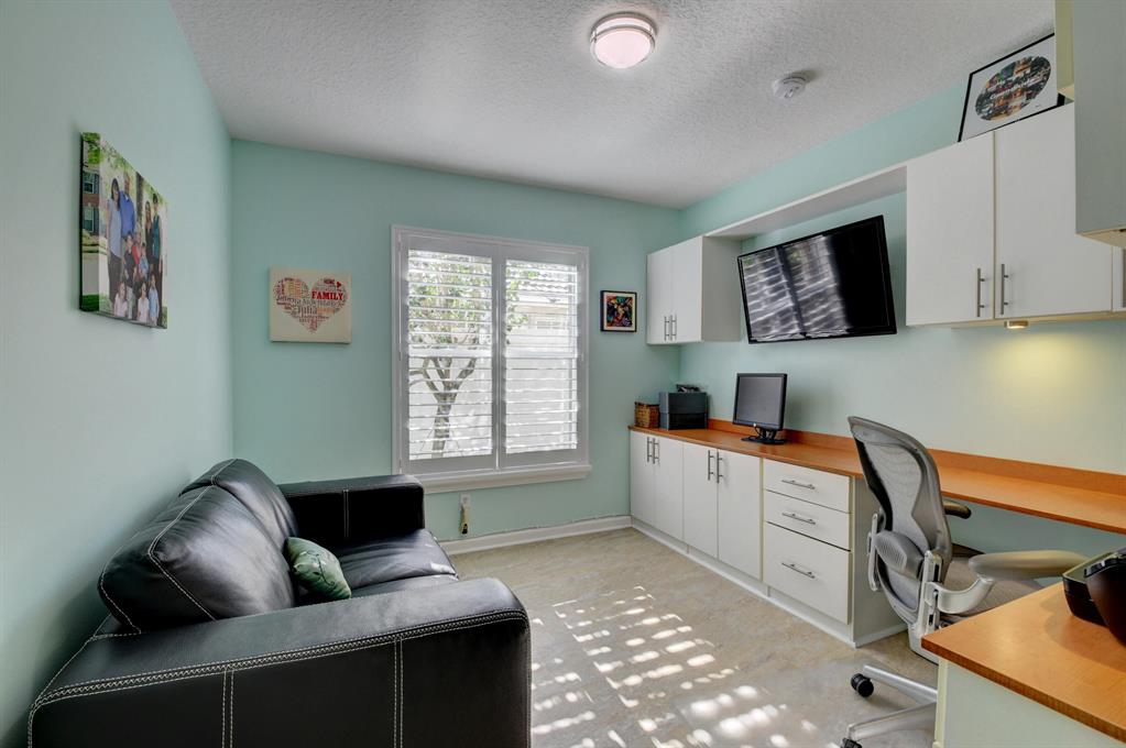 VALENCIA FALLS - Residential