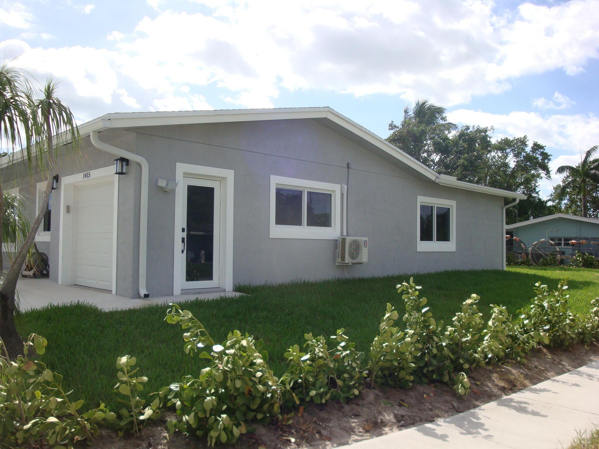 LAKE OSBORNE ESTATES 4 - Residential Lease