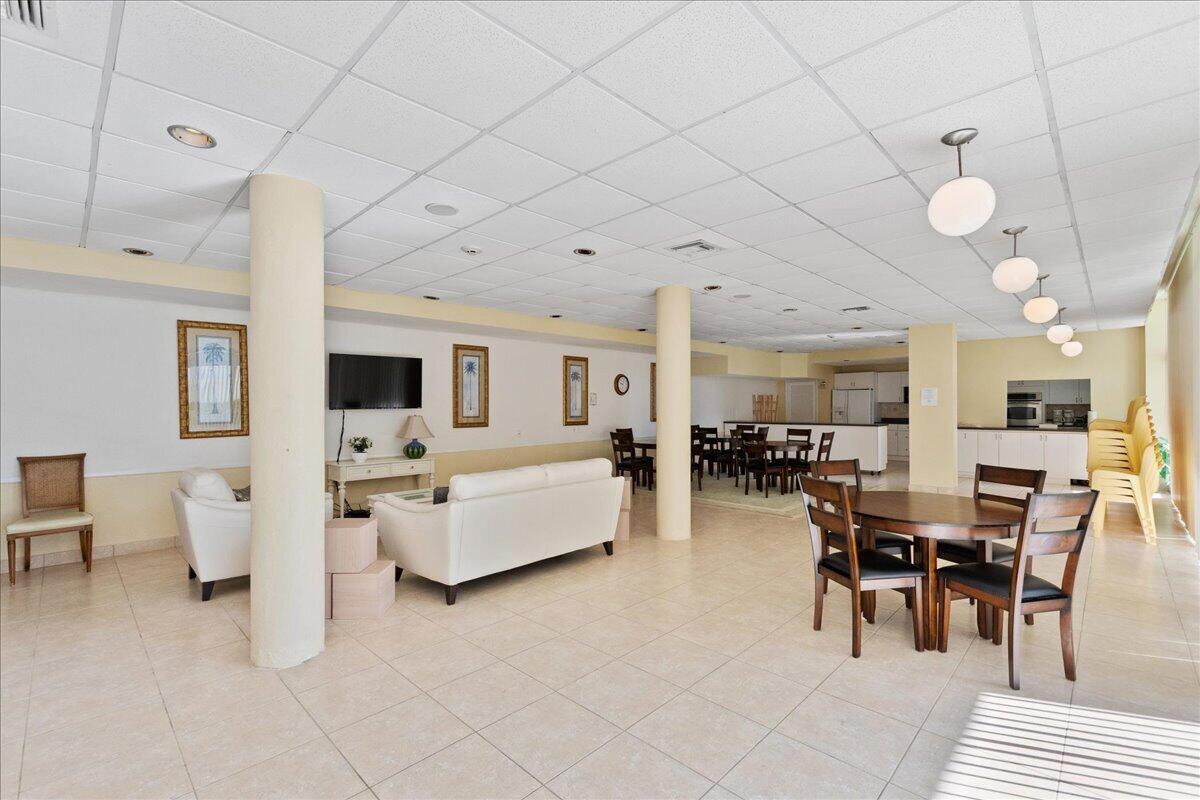 TUSCANY OF PALM BEACH CON - Residential Lease