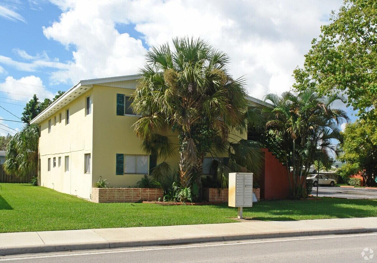 801 Lighthouse Drive C
