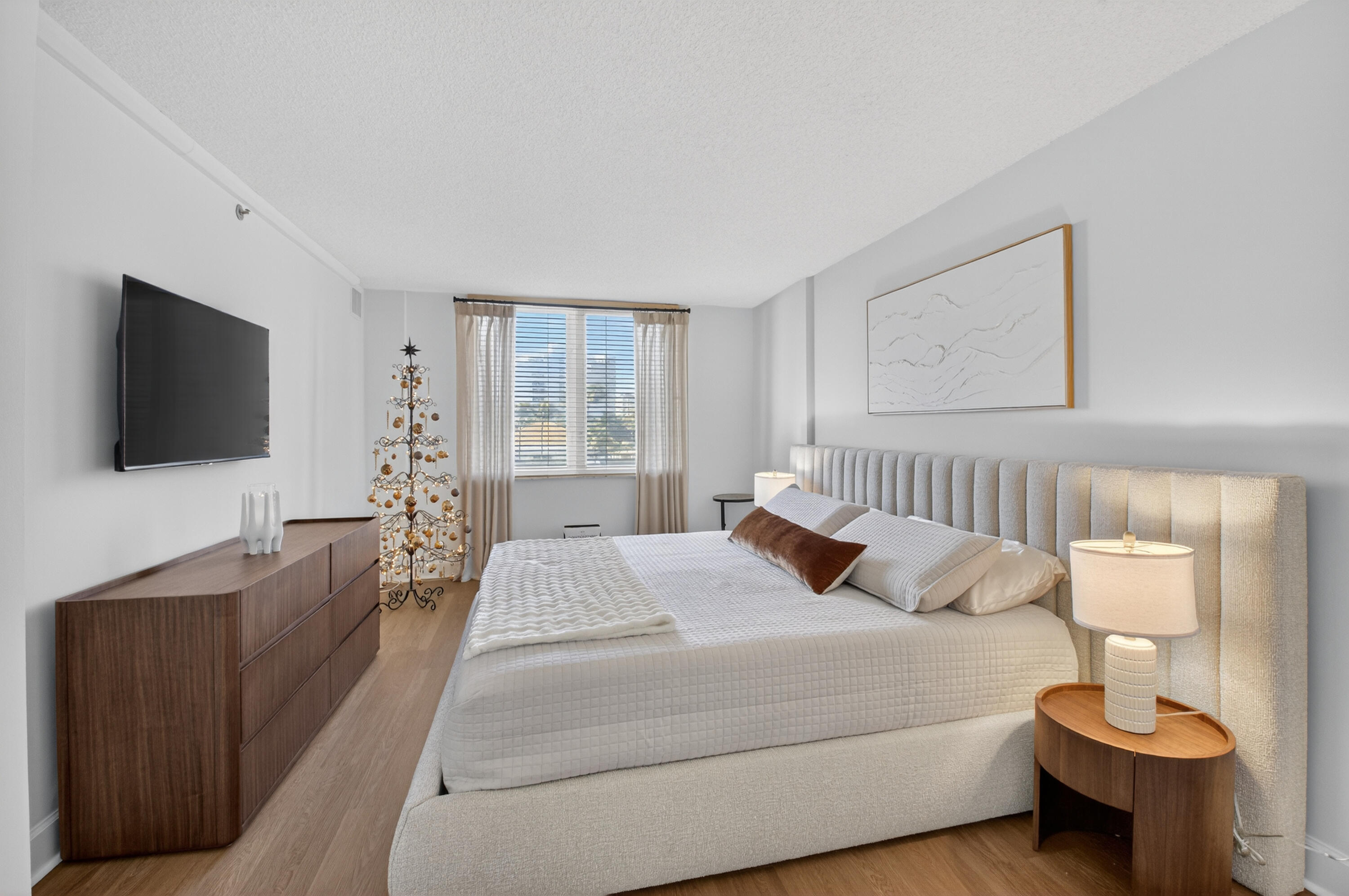 AMBASSADORS V SOUTH CONDO - Residential