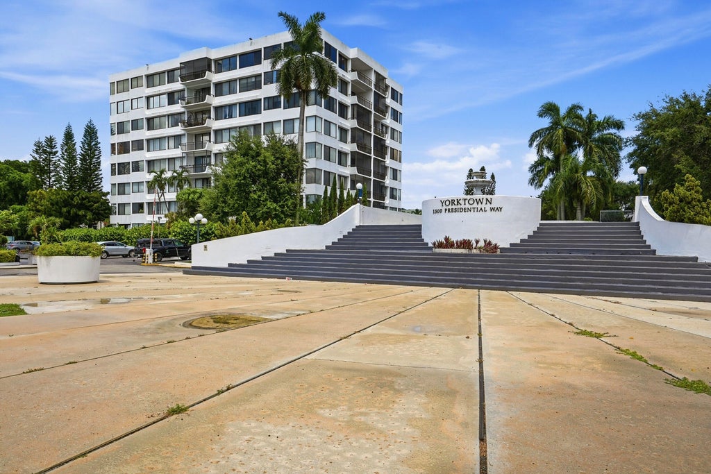Photo of 1500 Presidential Way #704, West Palm Beach, FL 33401 (MLS # B26043720)