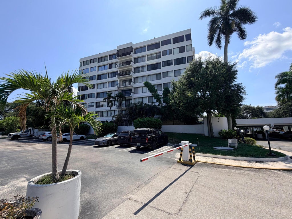 Photo of 1500 Presidential Way #704, West Palm Beach, FL 33401 (MLS # B26043720)