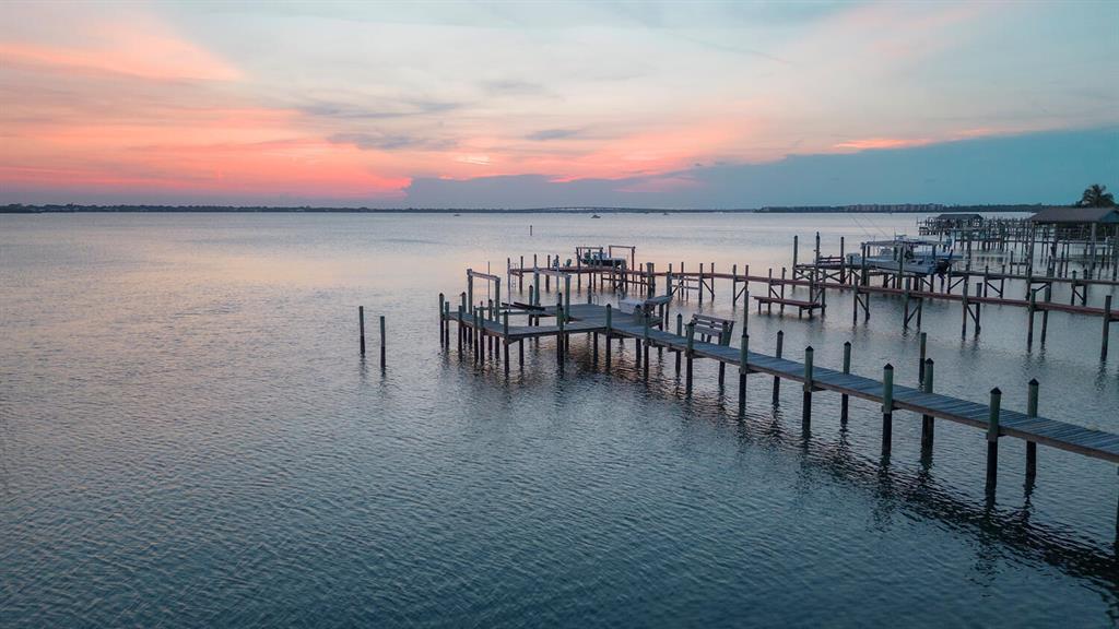 Yacht Club Beach - Residential