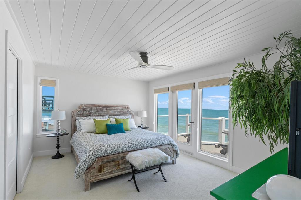 Yacht Club Beach - Residential