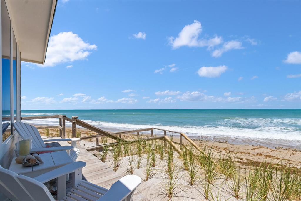 Yacht Club Beach - Residential