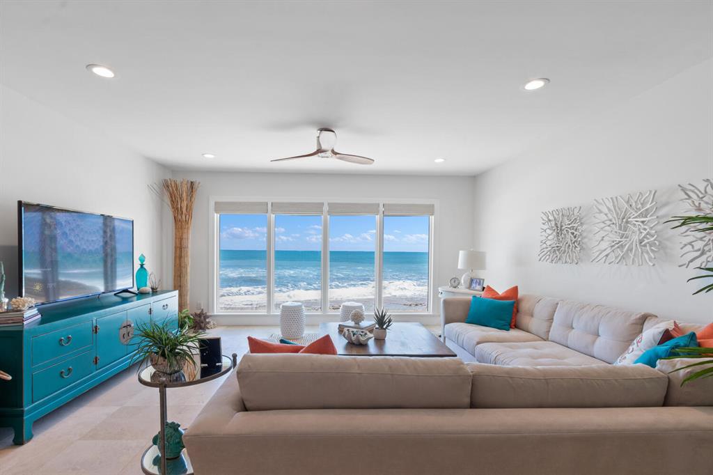 Yacht Club Beach - Residential