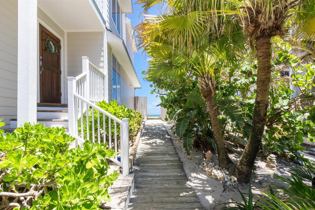 Yacht Club Beach - Residential