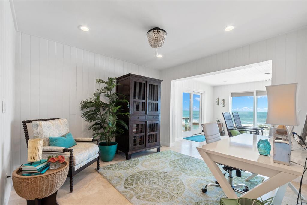 Yacht Club Beach - Residential