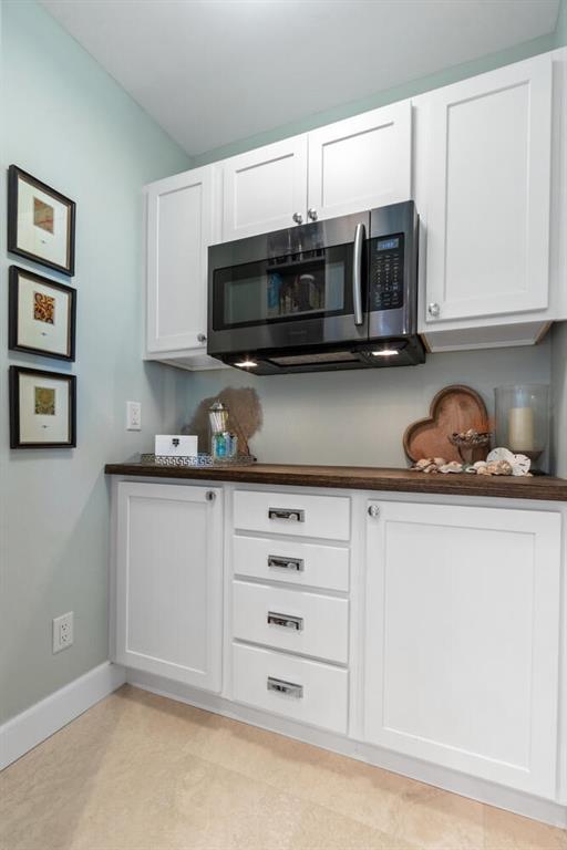 Yacht Club Beach - Residential