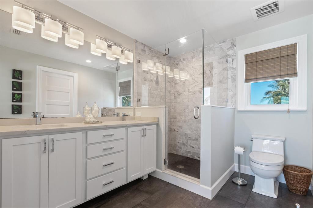 Yacht Club Beach - Residential