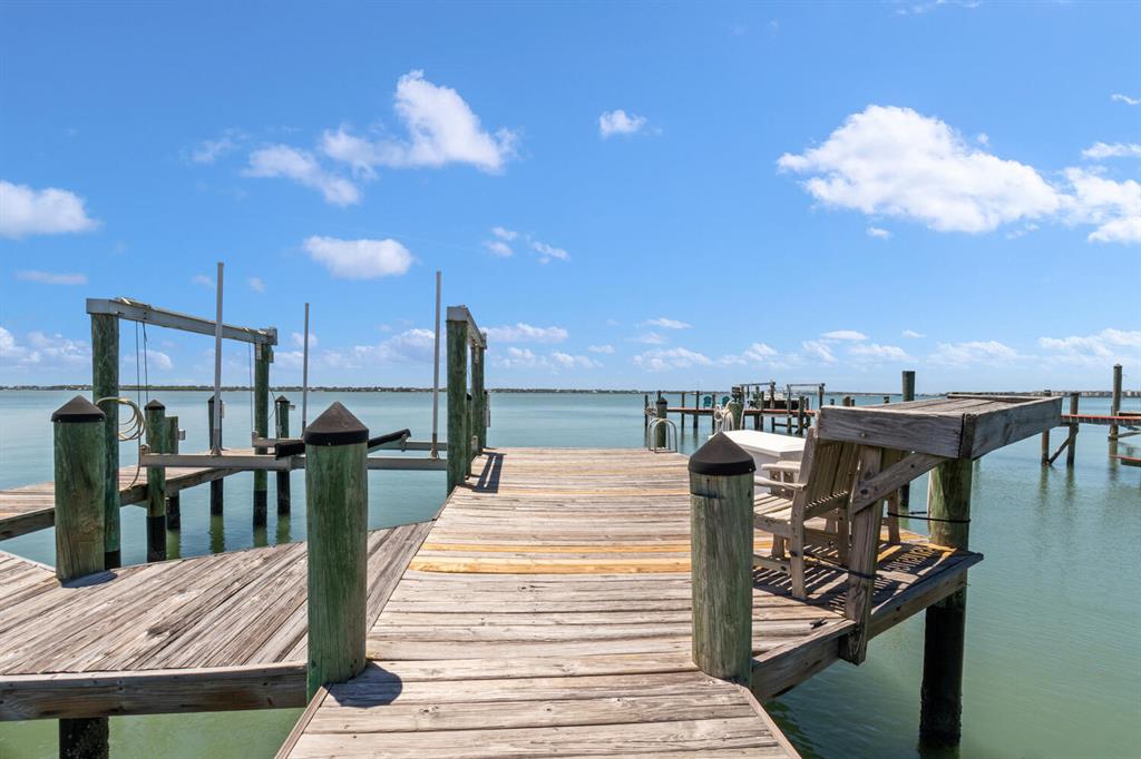 Yacht Club Beach - Residential