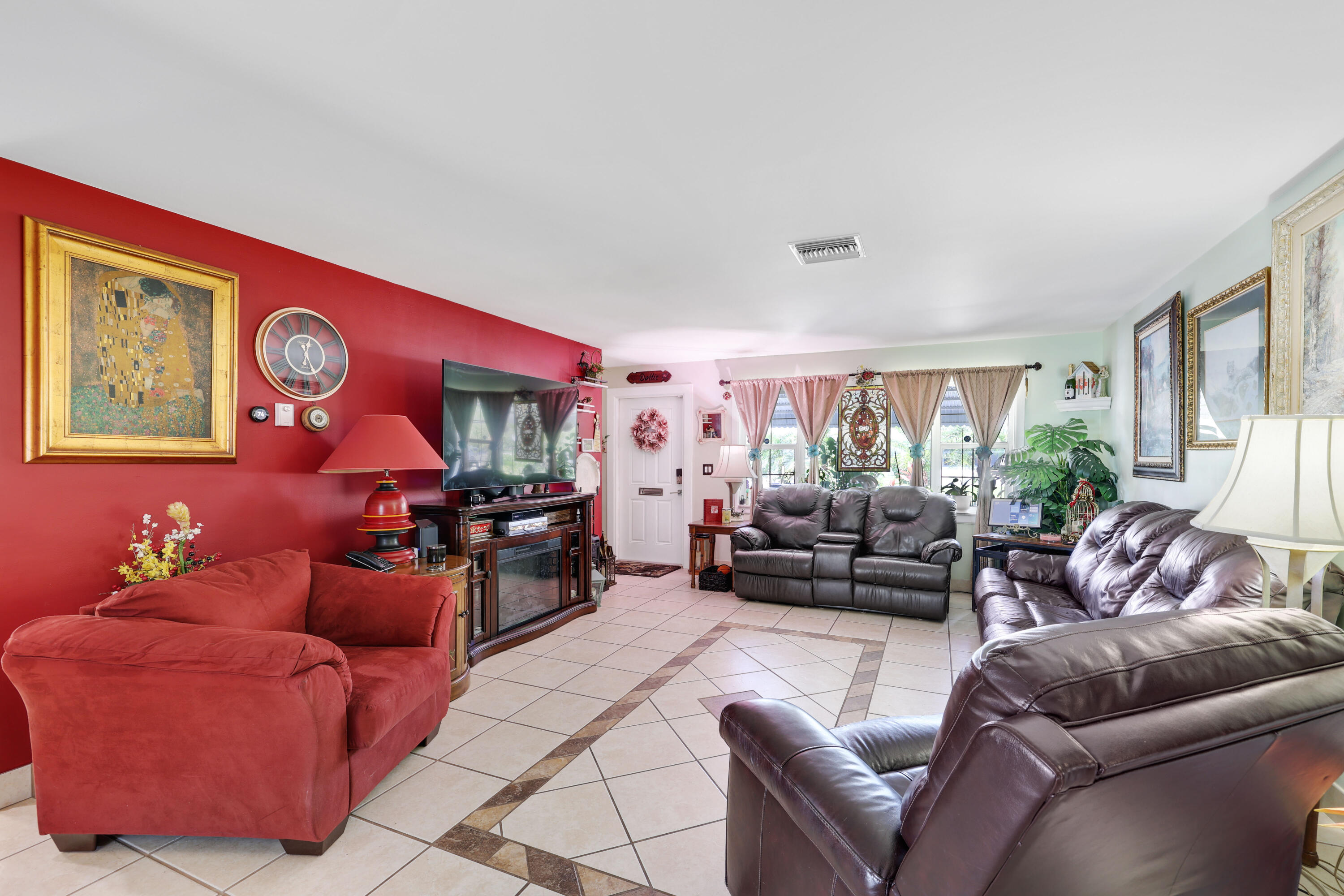 PALM BEACH LEISUREVILLE - Residential