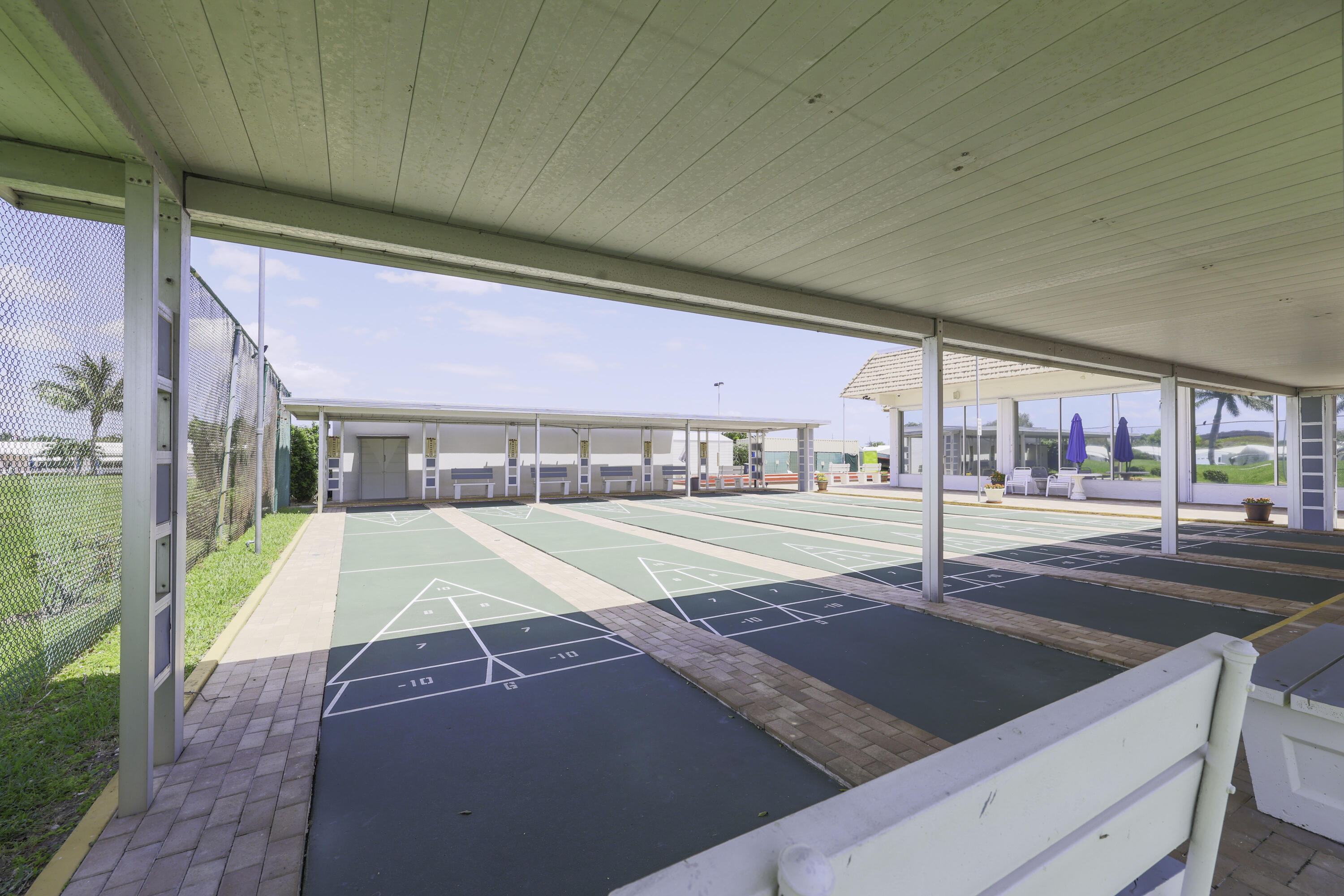 PALM BEACH LEISUREVILLE - Residential