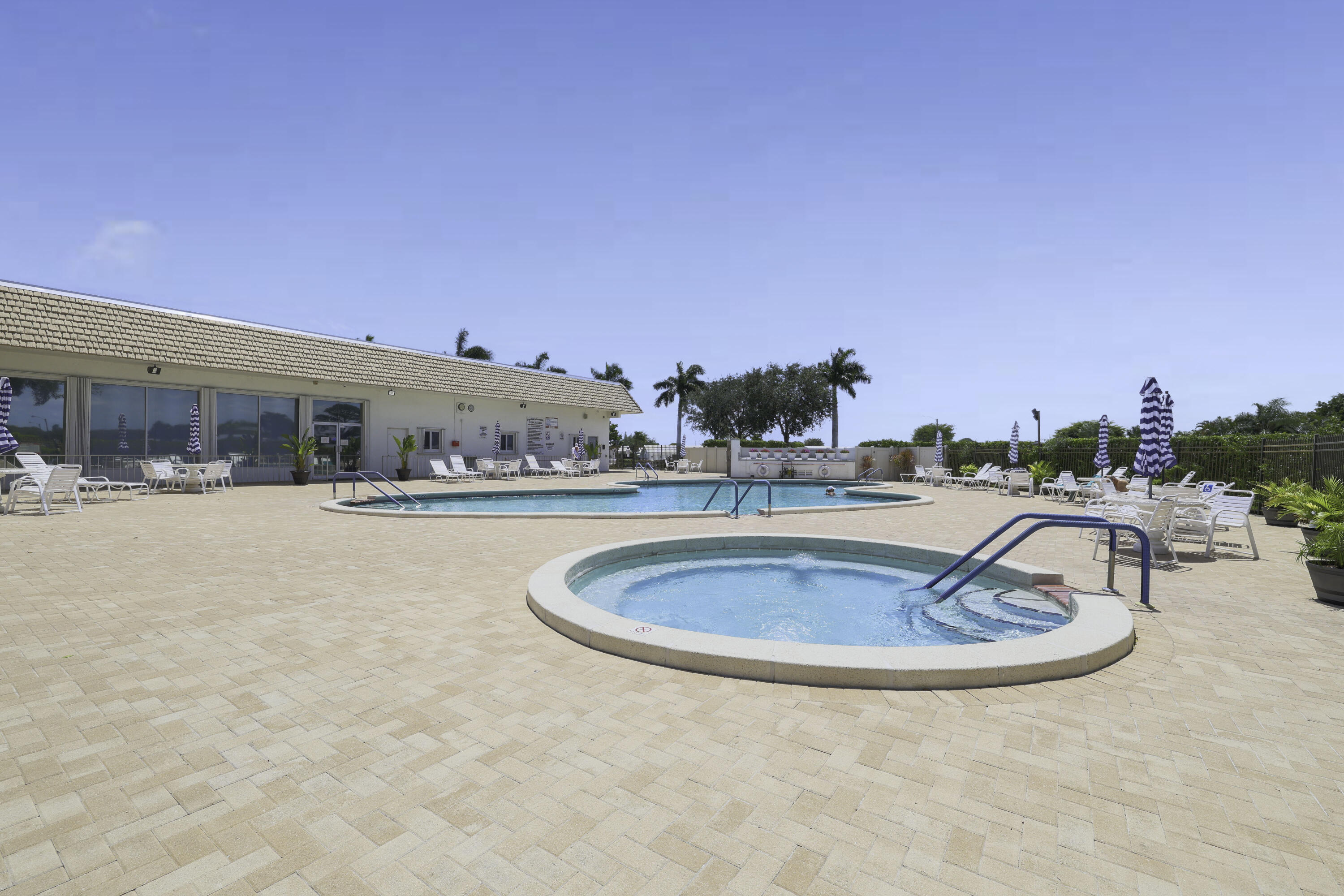 PALM BEACH LEISUREVILLE - Residential