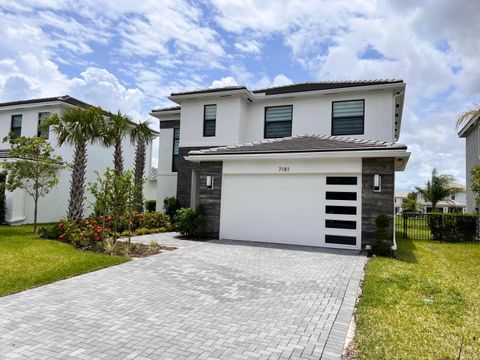 Tiny photo for 7181 VILLAMAR Way, Lake Worth, FL 33463 (MLS # B26054561)