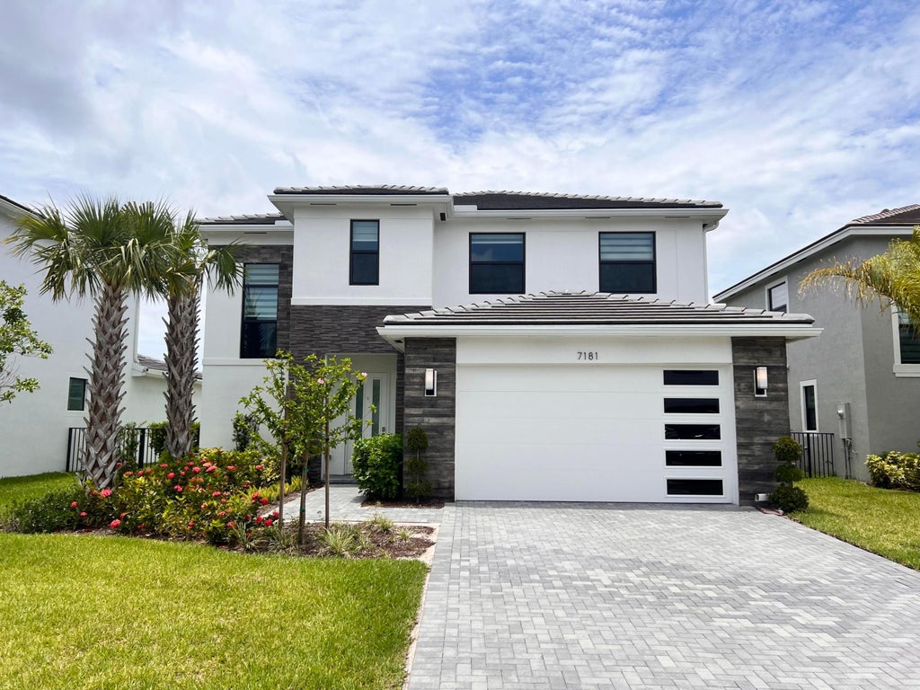 Photo of 7181 VILLAMAR Way, Lake Worth, FL 33463 (MLS # B26054561)