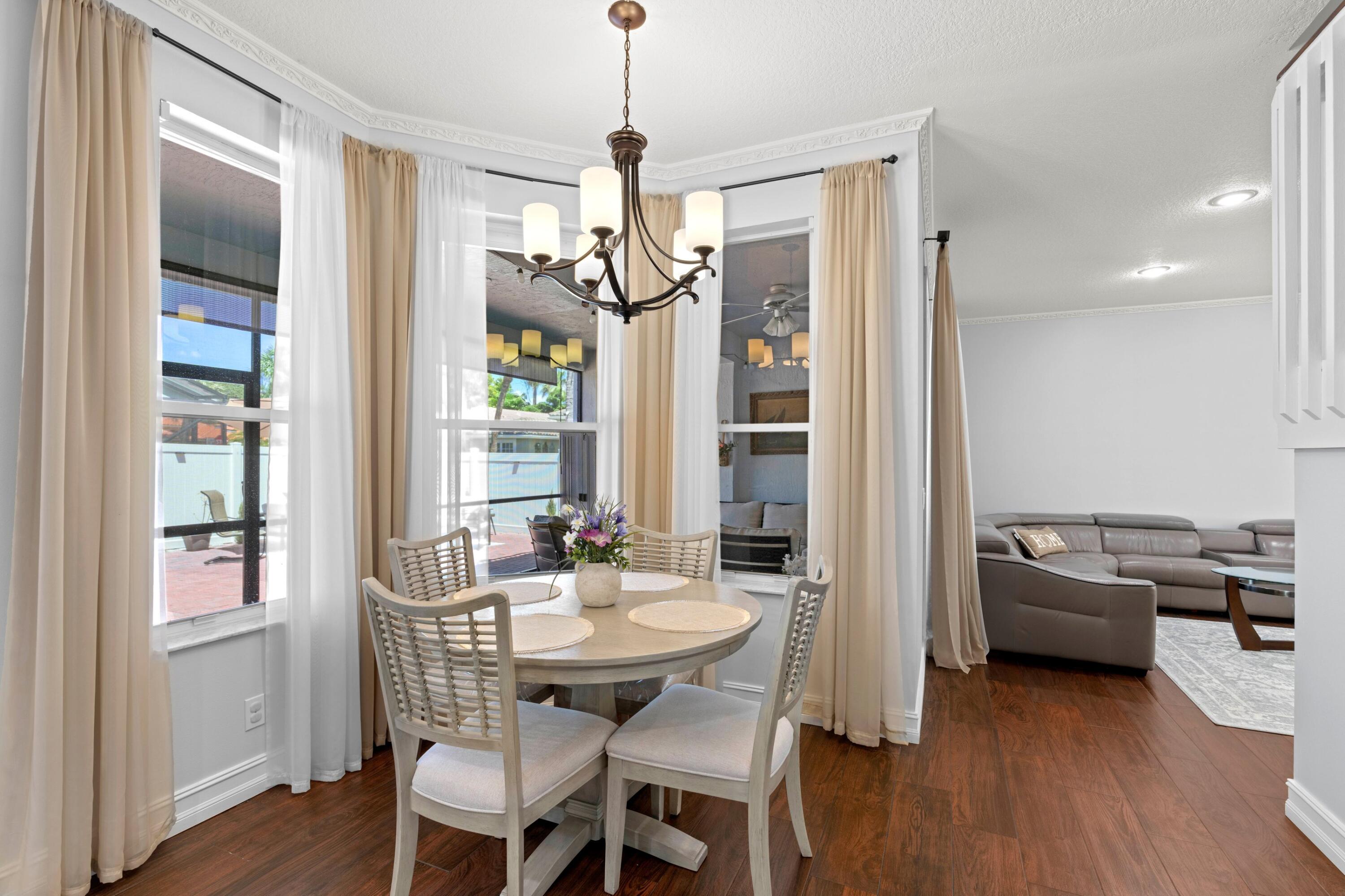 SYMPHONY BAY - Residential