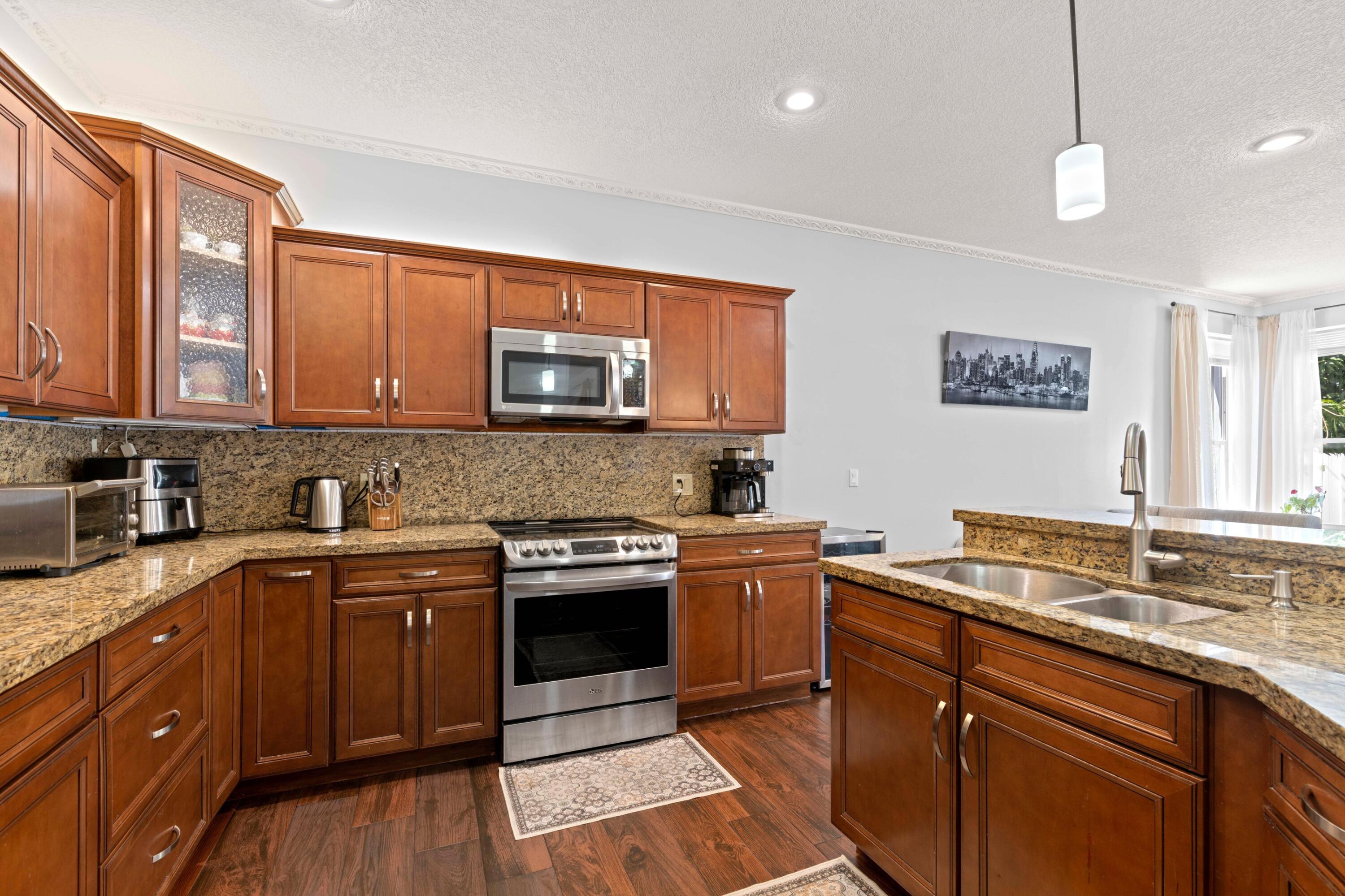 SYMPHONY BAY - Residential