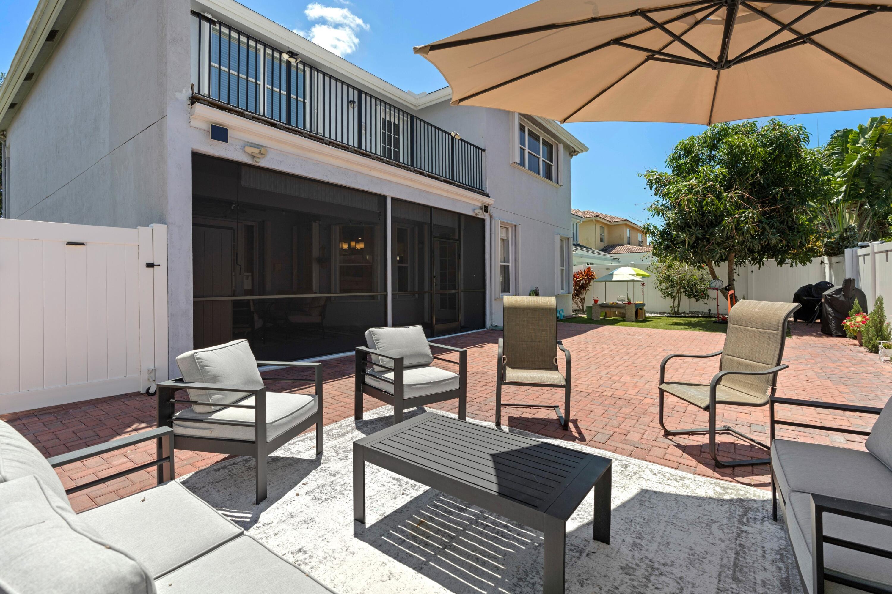 SYMPHONY BAY - Residential