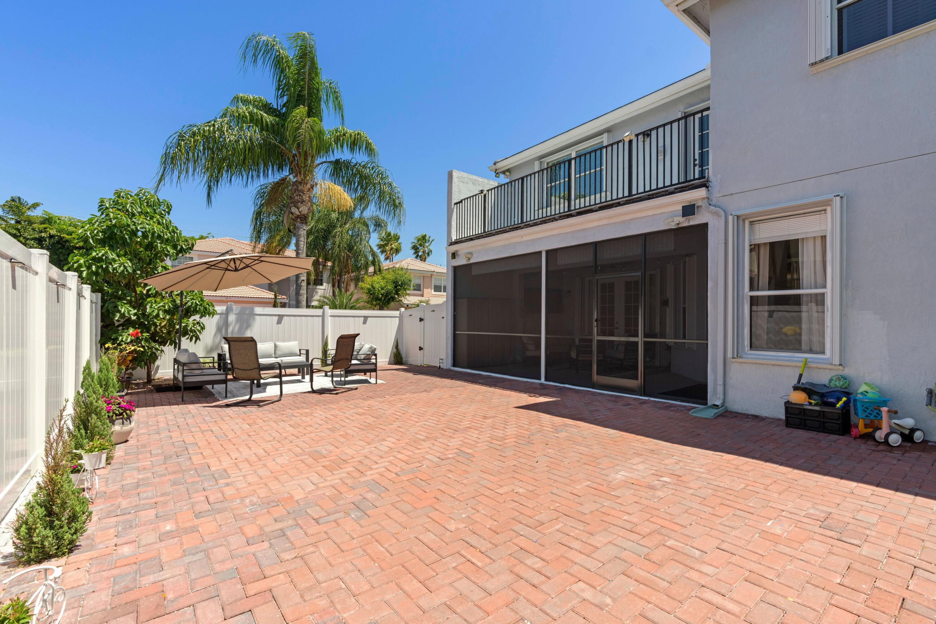 SYMPHONY BAY - Residential