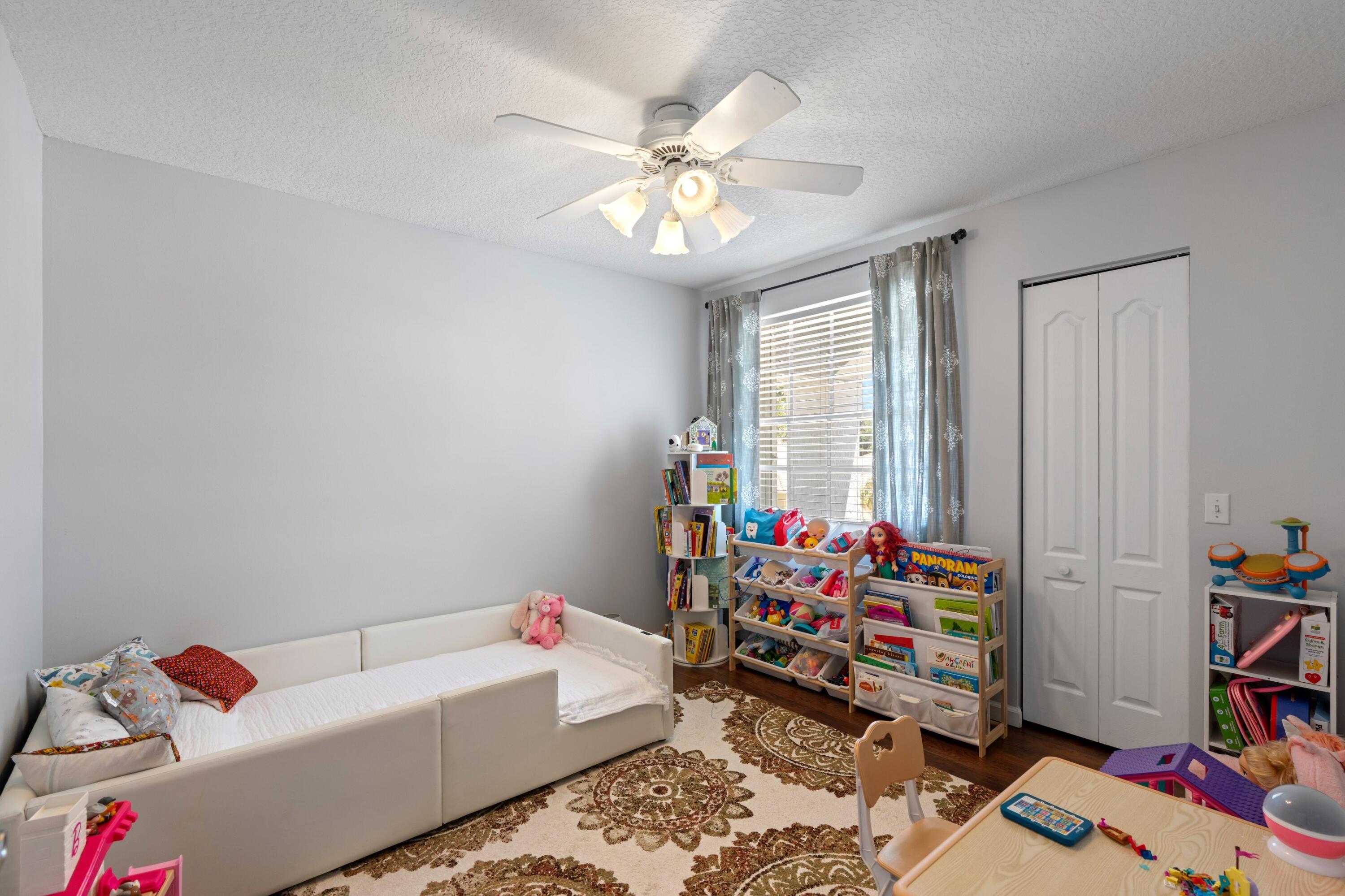 SYMPHONY BAY - Residential