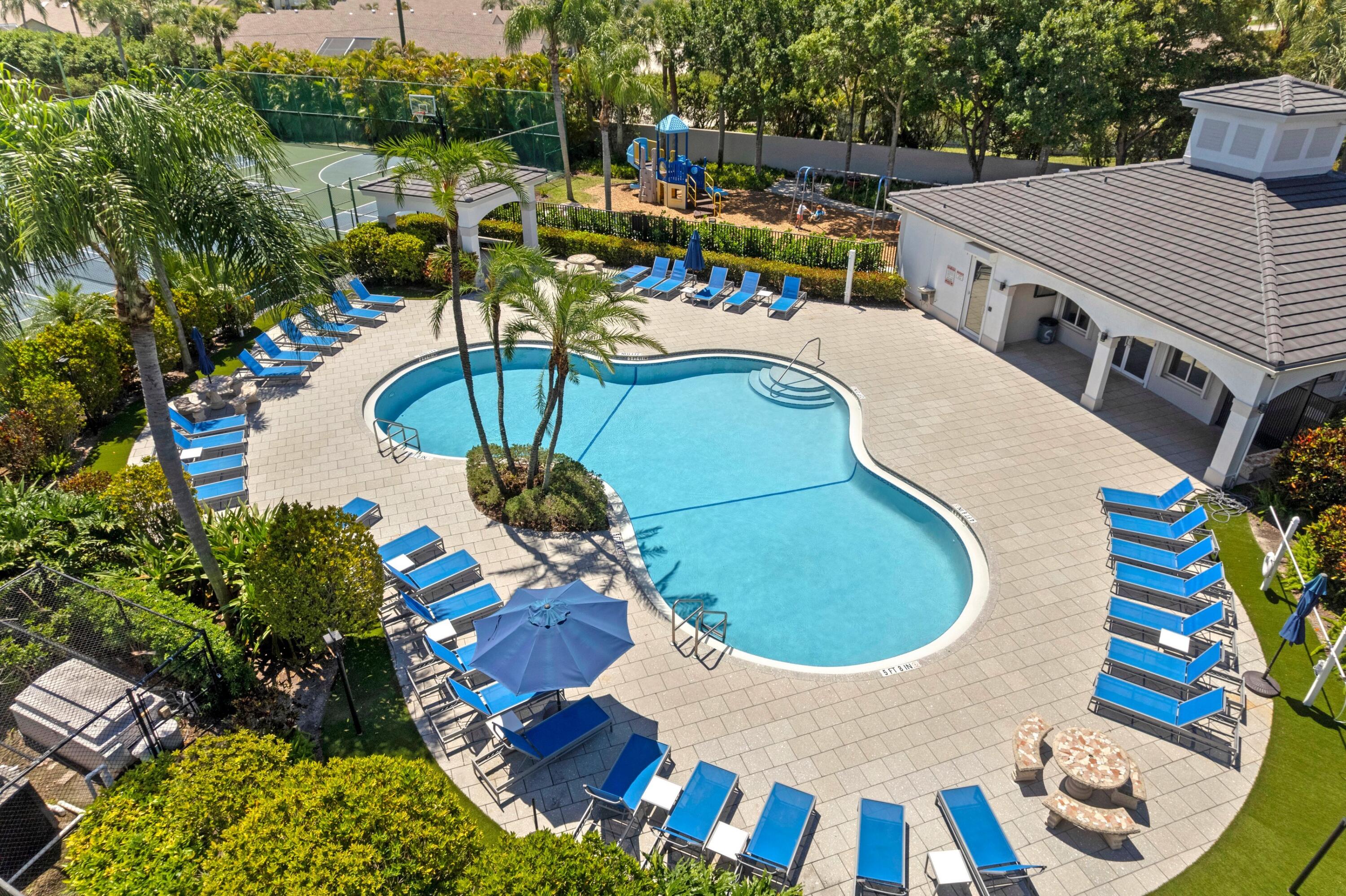 SYMPHONY BAY - Residential