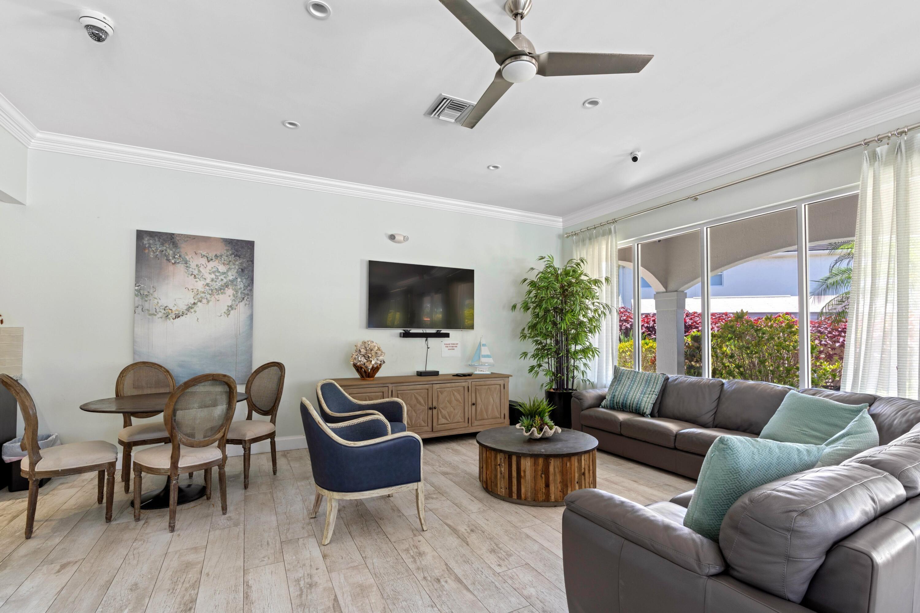 SYMPHONY BAY - Residential