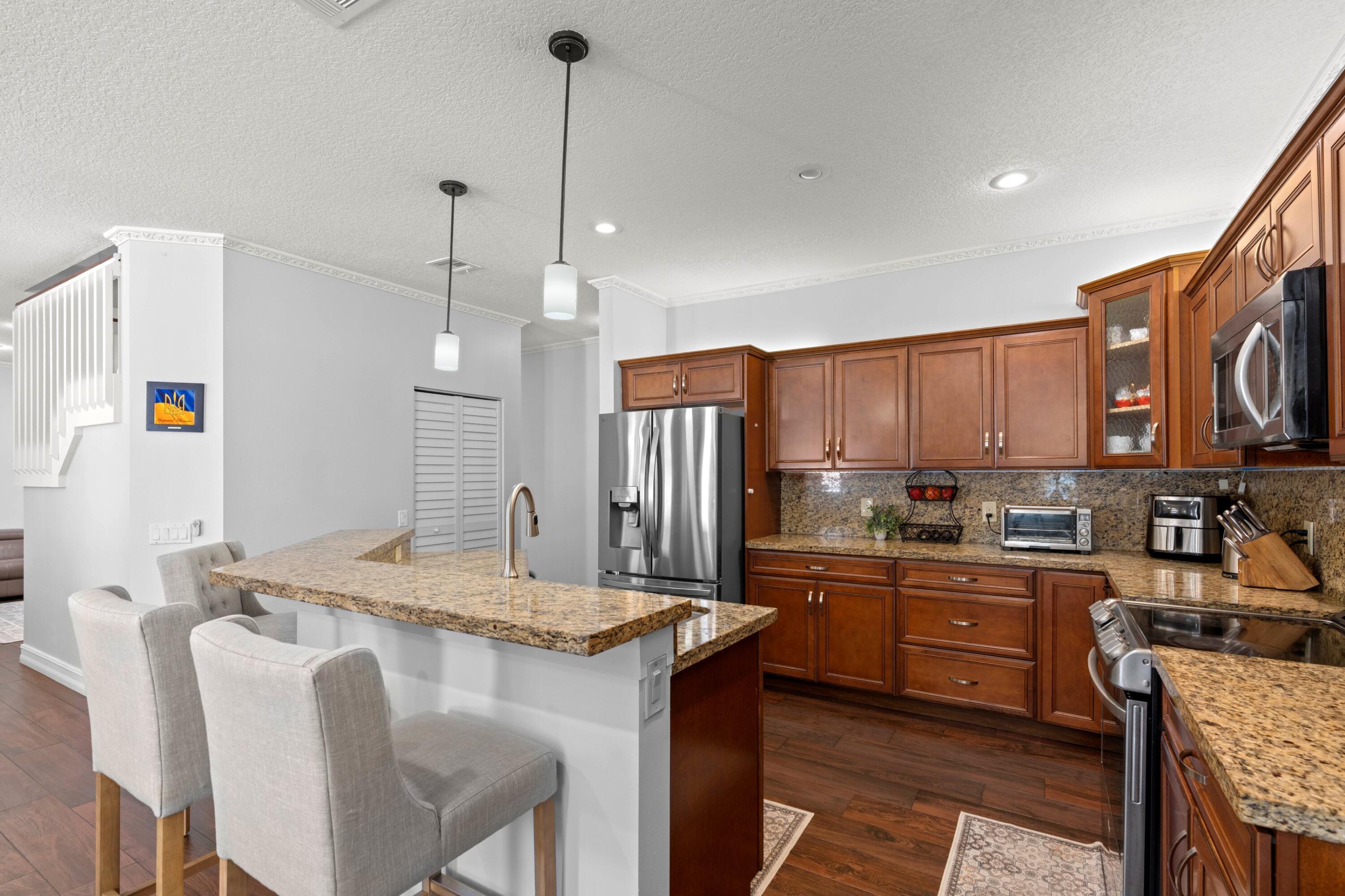 SYMPHONY BAY - Residential