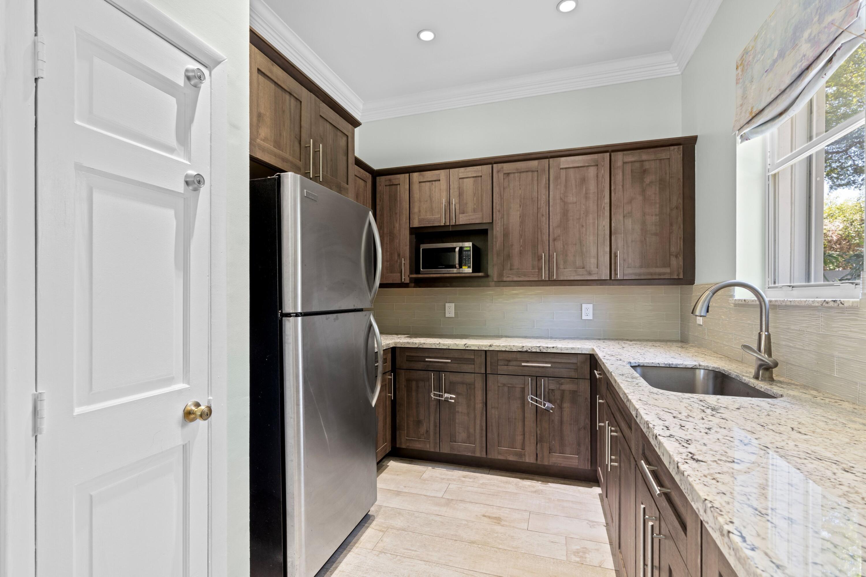 SYMPHONY BAY - Residential