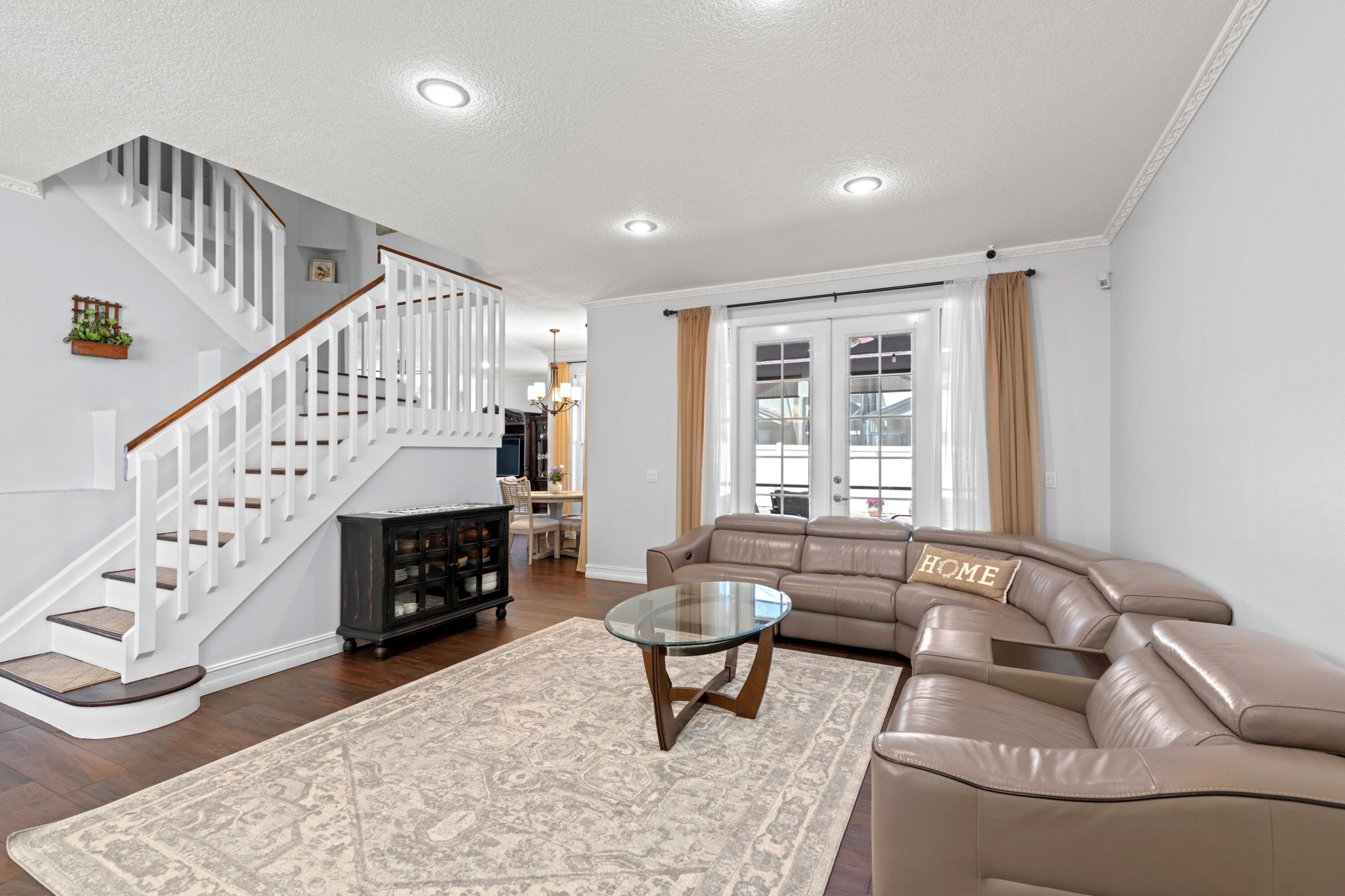 SYMPHONY BAY - Residential