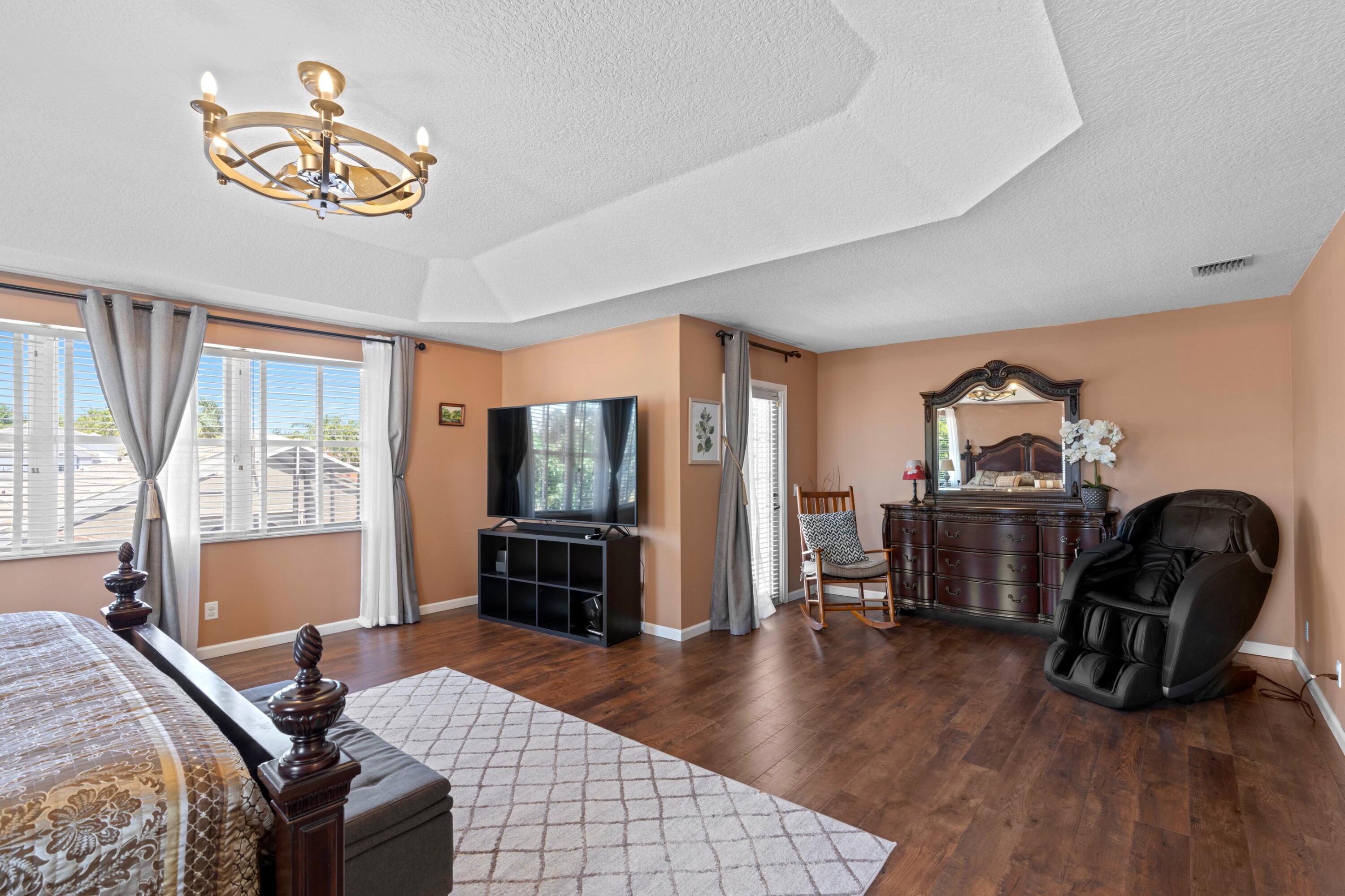 SYMPHONY BAY - Residential